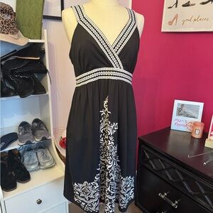 Black and White Sleeveless Dress
